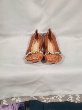 Woman's AGL flats.a20